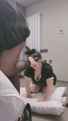 【杳杳yao】训练抖M女同学做狗 bf9302