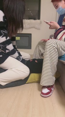 【酒酿丸子】双S学生妹运动鞋狂踩【续集【双视角版】 bf23726