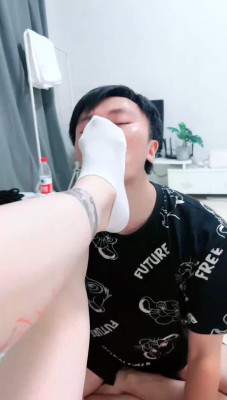 【领主老大】闻舔原味白袜裸足/踩脸/插嘴 JS23062605