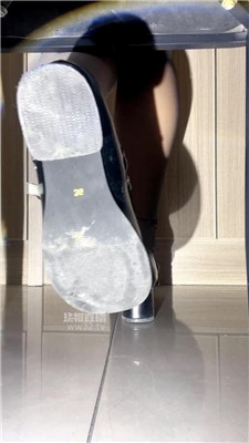【柠萌小主】赌狗黑还是白呢    260429-15