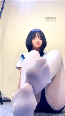 【初恋】调教臭哥哥让哥哥舔脚    260507-21