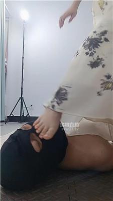 【一点点】御姐裸足品尝 JS260511-59