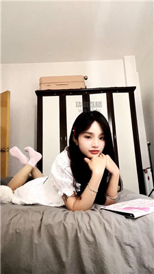 【香芋朱朱】继父对我的脚有感觉    260509-3