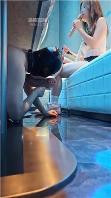 【上头姐妹团】大暴雨 ktv强迫闻湿透的袜子 JS260516-23