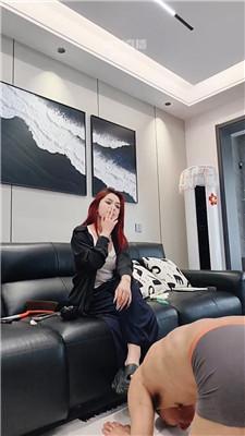 【贺贺】女王起床气调教畜牲 bf63048
