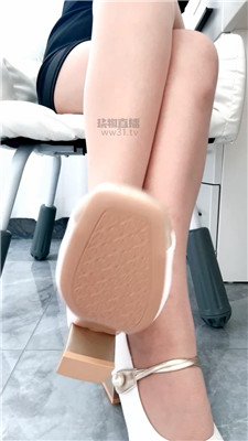 【依甜】老婆自述老公婊子妈和丈母娘都是妓女    260526-17