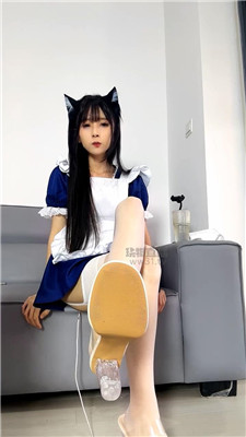 【妍妍】女仆白丝裸足臀诱    260608-19
