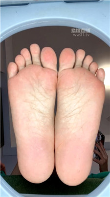 【银河】裸足胯下美臀    260628-39