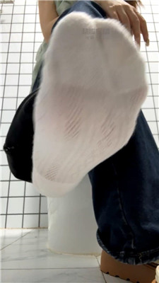 【晚琴】牛仔白袜裸足羞辱侧奴    260630-27