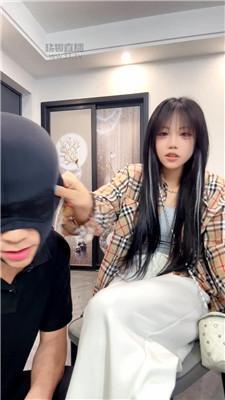 【素人饮水机】艺校女神汗脚羞辱 JS260710-18