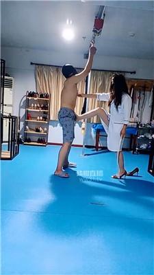 【青妍艾斯】吊起来踢裆会不会更爽 JS260710-27