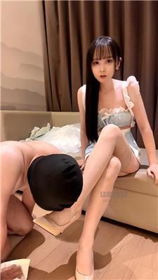 【不是妍妍】可爱妹妹玩贱奴 JS260717-24
