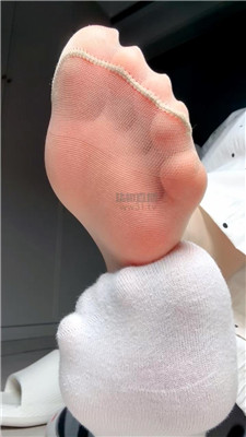 【乔乔在这里】肉丝白袜催S吃J    260724-13