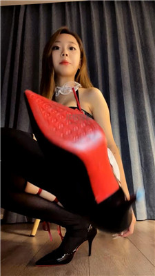 【晴儿】后妈羞辱玩弄绿帽继子    260728-26