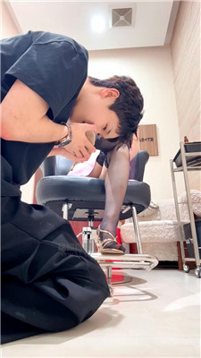 【雪梨S】理发店现场开发理发师奴  JS260729-51